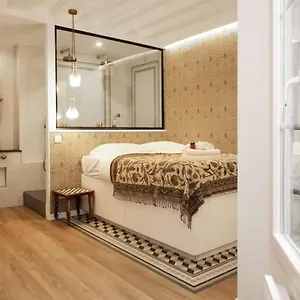  Appartement Drouot - 3 Pièces Luxueux Au Coeur De - 4p - 02 France